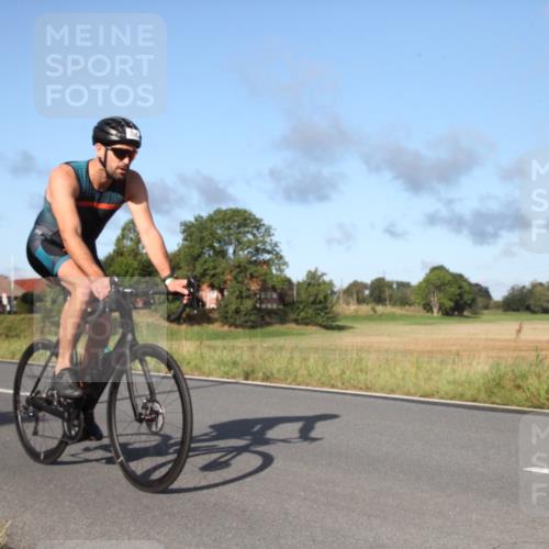 25.08.2024 - Elbe Triathlon Hamburg Fuchs,  Jonas http://msf.ph/oto/6827915 25.08.2024 09:22:00 Radfahren 84, 296, 93, 308, 213 meine-sportfotos.de