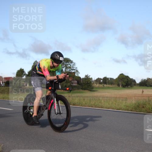 25.08.2024 - Elbe Triathlon Hamburg Fuchs,  Jonas http://msf.ph/oto/6827956 25.08.2024 09:22:45 Radfahren 327, 209, 45, 443, 266 meine-sportfotos.de
