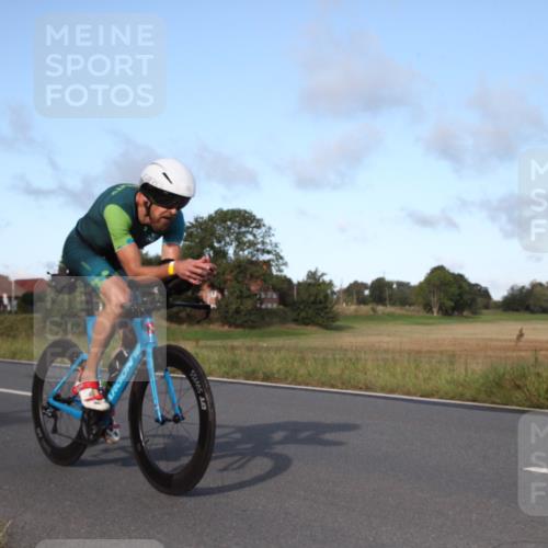 25.08.2024 - Elbe Triathlon Hamburg Fuchs,  Jonas http://msf.ph/oto/6827958 25.08.2024 09:22:45 Radfahren 327, 209, 45, 443, 266 meine-sportfotos.de