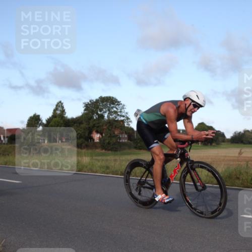 25.08.2024 - Elbe Triathlon Hamburg Fuchs,  Jonas http://msf.ph/oto/6827960 25.08.2024 09:22:51 Radfahren 443, 266, 56 meine-sportfotos.de