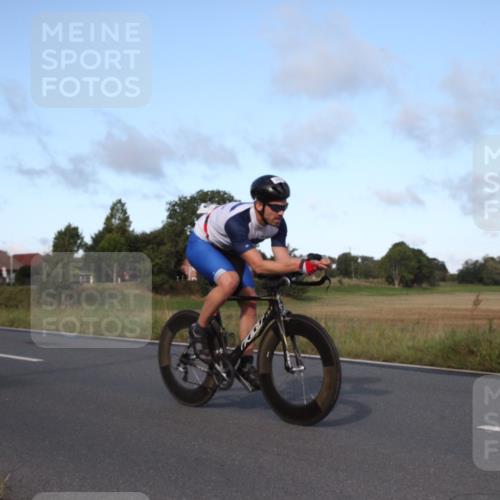 25.08.2024 - Elbe Triathlon Hamburg Fuchs,  Jonas http://msf.ph/oto/6827966 25.08.2024 09:22:52 Radfahren 443, 266, 56, 208 meine-sportfotos.de