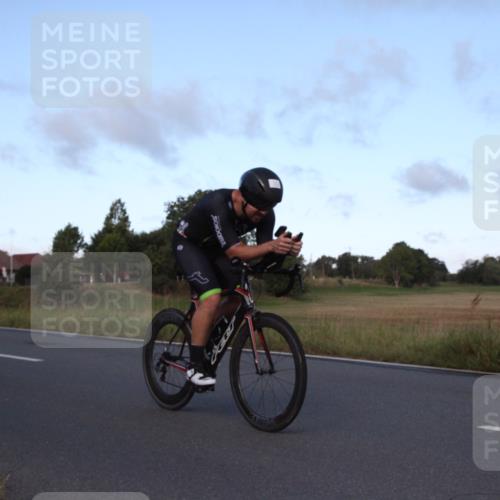 25.08.2024 - Elbe Triathlon Hamburg Fuchs,  Jonas http://msf.ph/oto/6827998 25.08.2024 09:23:41 Radfahren 64, 342, 35, 153 meine-sportfotos.de