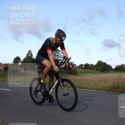 25.08.2024 - Elbe Triathlon Hamburg Fuchs,  Jonas http://msf.ph/oto/6828003 25.08.2024 09:23:50 Radfahren 310, 404, 60, 278 meine-sportfotos.de