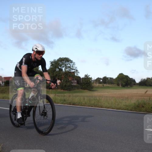 25.08.2024 - Elbe Triathlon Hamburg Fuchs,  Jonas http://msf.ph/oto/6828010 25.08.2024 09:23:54 Radfahren 310, 404, 60, 278, 142 meine-sportfotos.de