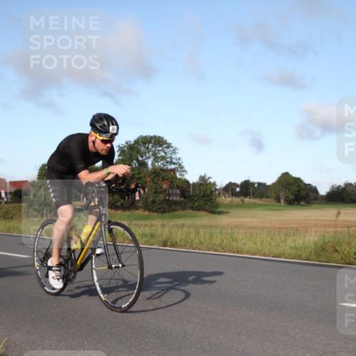 25.08.2024 - Elbe Triathlon Hamburg Fuchs,  Jonas http://msf.ph/oto/6828027 25.08.2024 09:24:13 Radfahren 76, 74, 117, 283, 97, 174 meine-sportfotos.de