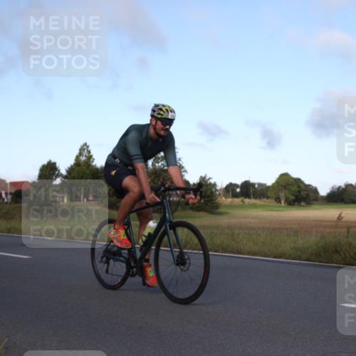 25.08.2024 - Elbe Triathlon Hamburg Fuchs,  Jonas http://msf.ph/oto/6828069 25.08.2024 09:24:49 Radfahren 160, 261, 248, 349, 236, 262, 414, 338, 237, 408 meine-sportfotos.de