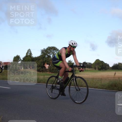 25.08.2024 - Elbe Triathlon Hamburg Fuchs,  Jonas http://msf.ph/oto/6828076 25.08.2024 09:24:54 Radfahren 236, 262, 414, 338, 237, 408 meine-sportfotos.de