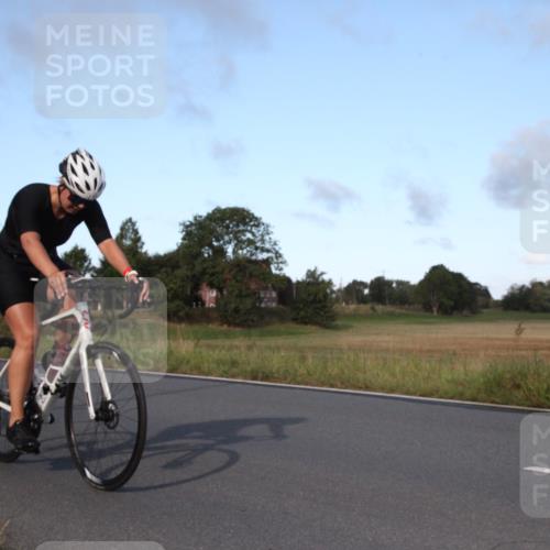 25.08.2024 - Elbe Triathlon Hamburg Fuchs,  Jonas http://msf.ph/oto/6828084 25.08.2024 09:25:04 Radfahren 220, 110, 95, 87 meine-sportfotos.de