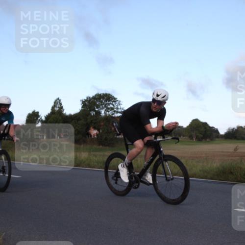 25.08.2024 - Elbe Triathlon Hamburg Fuchs,  Jonas http://msf.ph/oto/6828099 25.08.2024 09:25:20 Radfahren 415, 226, 43, 121 meine-sportfotos.de