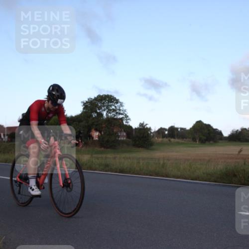 25.08.2024 - Elbe Triathlon Hamburg Fuchs,  Jonas http://msf.ph/oto/6828104 25.08.2024 09:25:24 Radfahren 226, 43, 121, 122, 58 meine-sportfotos.de