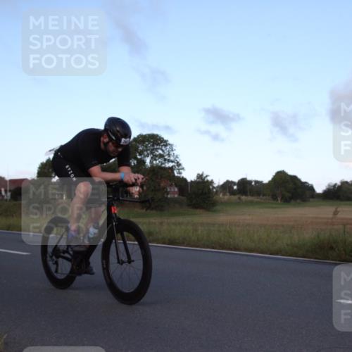 25.08.2024 - Elbe Triathlon Hamburg Fuchs,  Jonas http://msf.ph/oto/6828110 25.08.2024 09:25:32 Radfahren 122, 58, 363, 284 meine-sportfotos.de