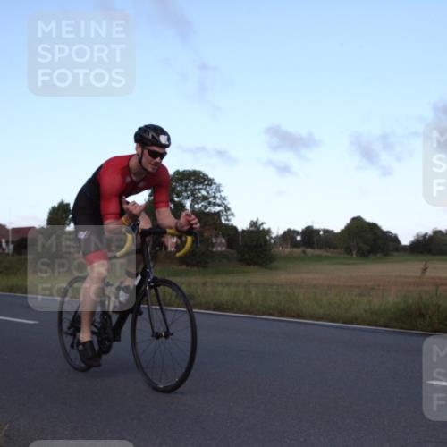 25.08.2024 - Elbe Triathlon Hamburg Fuchs,  Jonas http://msf.ph/oto/6828119 25.08.2024 09:25:50 Radfahren 347, 77, 238 meine-sportfotos.de