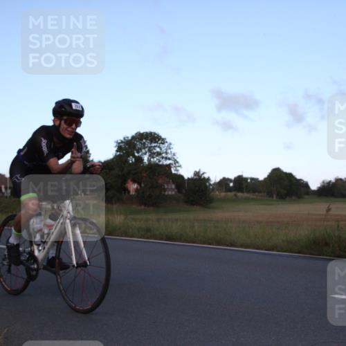 25.08.2024 - Elbe Triathlon Hamburg Fuchs,  Jonas http://msf.ph/oto/6828142 25.08.2024 09:26:10 Radfahren 222, 158, 61, 252, 390, 52, 285, 318 meine-sportfotos.de