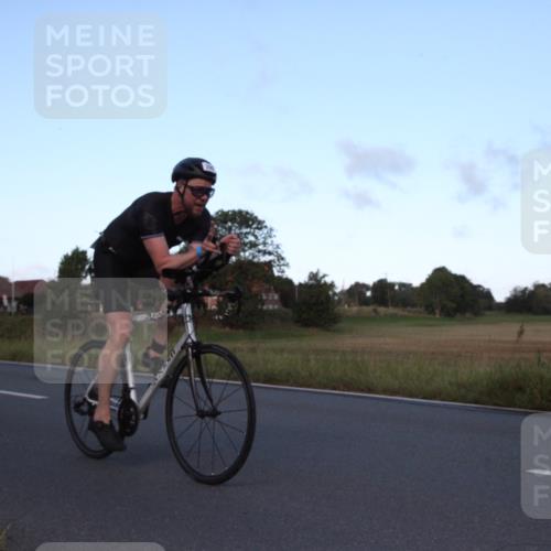 25.08.2024 - Elbe Triathlon Hamburg Fuchs,  Jonas http://msf.ph/oto/6828146 25.08.2024 09:26:11 Radfahren 158, 61, 252, 390, 52, 285, 318 meine-sportfotos.de