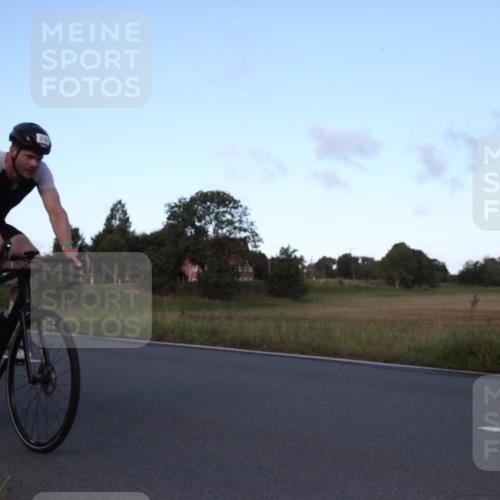 25.08.2024 - Elbe Triathlon Hamburg Fuchs,  Jonas http://msf.ph/oto/6828152 25.08.2024 09:26:15 Radfahren 252, 390, 52, 285, 318, 54 meine-sportfotos.de