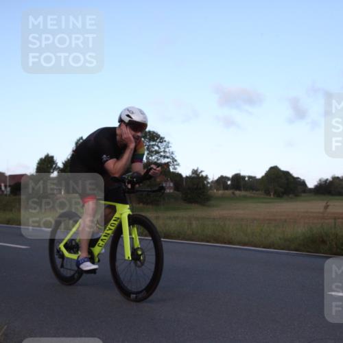 25.08.2024 - Elbe Triathlon Hamburg Fuchs,  Jonas http://msf.ph/oto/6828156 25.08.2024 09:26:19 Radfahren 285, 318, 54, 83, 194, 217 meine-sportfotos.de