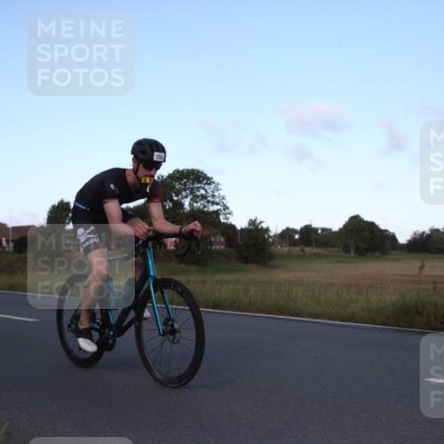 25.08.2024 - Elbe Triathlon Hamburg Fuchs,  Jonas http://msf.ph/oto/6828169 25.08.2024 09:26:31 Radfahren 217, 244, 193, 293, 239, 370 meine-sportfotos.de