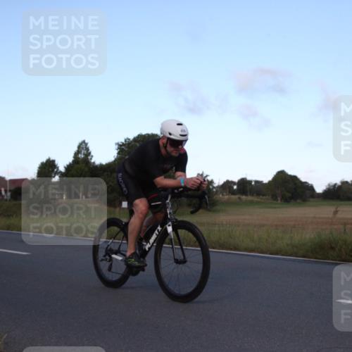 25.08.2024 - Elbe Triathlon Hamburg Fuchs,  Jonas http://msf.ph/oto/6828178 25.08.2024 09:26:54 Radfahren 185, 409, 282 meine-sportfotos.de