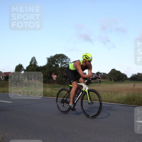 25.08.2024 - Elbe Triathlon Hamburg Fuchs,  Jonas http://msf.ph/oto/6828191 25.08.2024 09:27:22 Radfahren 235, 434, 387, 403 meine-sportfotos.de