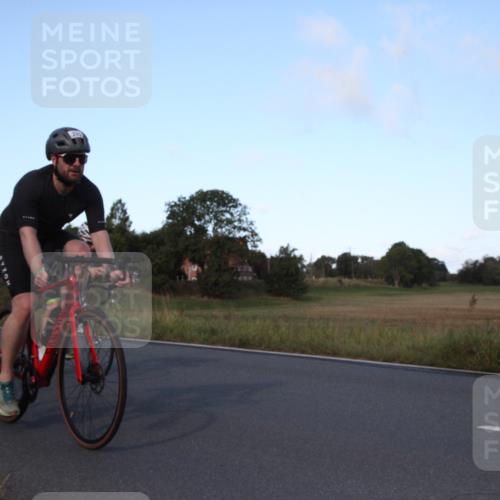 25.08.2024 - Elbe Triathlon Hamburg Fuchs,  Jonas http://msf.ph/oto/6828213 25.08.2024 09:28:02 Radfahren 141, 41, 233, 150, 69, 207 meine-sportfotos.de