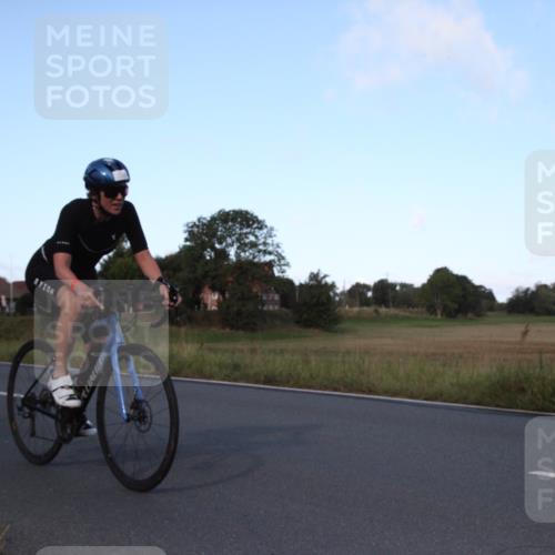 25.08.2024 - Elbe Triathlon Hamburg Fuchs,  Jonas http://msf.ph/oto/6828260 25.08.2024 09:28:38 Radfahren 431, 368, 421, 333, 341, 130, 388, 251 meine-sportfotos.de