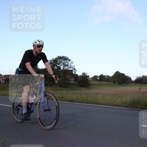25.08.2024 - Elbe Triathlon Hamburg Fuchs,  Jonas http://msf.ph/oto/6828264 25.08.2024 09:28:42 Radfahren 130, 388, 251, 384, 90, 290, 376 meine-sportfotos.de