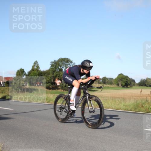 25.08.2024 - Elbe Triathlon Hamburg Fuchs,  Jonas http://msf.ph/oto/6828293 25.08.2024 09:29:10 Radfahren 442, 418, 528, 111, 211, 406 meine-sportfotos.de