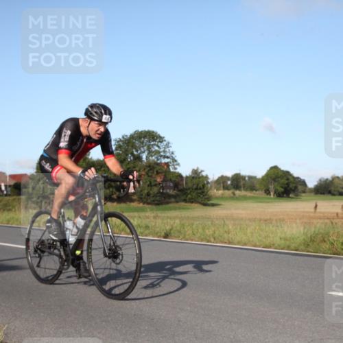 25.08.2024 - Elbe Triathlon Hamburg Fuchs,  Jonas http://msf.ph/oto/6828301 25.08.2024 09:29:14 Radfahren 528, 111, 211, 406, 131, 355, 374 meine-sportfotos.de