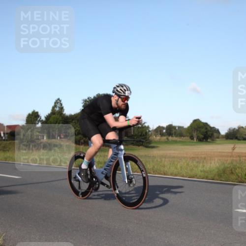 25.08.2024 - Elbe Triathlon Hamburg Fuchs,  Jonas http://msf.ph/oto/6828311 25.08.2024 09:29:24 Radfahren 131, 355, 374, 264, 33, 63, 135, 359 meine-sportfotos.de