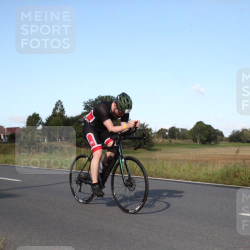 25.08.2024 - Elbe Triathlon Hamburg Fuchs,  Jonas http://msf.ph/oto/6828316 25.08.2024 09:29:26 Radfahren 264, 33, 63, 135, 359, 357 meine-sportfotos.de