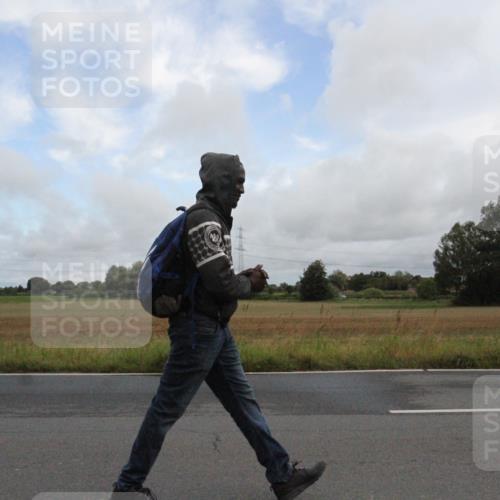25.08.2024 - Elbe Triathlon Hamburg Fuchs,  Jonas http://msf.ph/oto/6828347 25.08.2024 08:26:09 Radfahren  meine-sportfotos.de