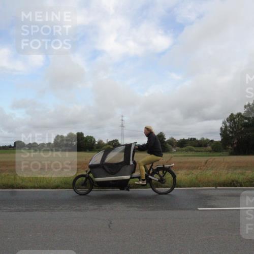 25.08.2024 - Elbe Triathlon Hamburg Fuchs,  Jonas http://msf.ph/oto/6828356 25.08.2024 08:26:58 Radfahren  meine-sportfotos.de
