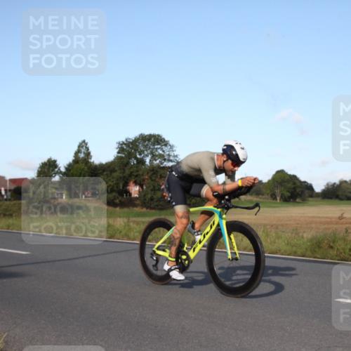 25.08.2024 - Elbe Triathlon Hamburg Fuchs,  Jonas http://msf.ph/oto/6828358 25.08.2024 09:30:02 Radfahren 305, 101, 231, 221 meine-sportfotos.de