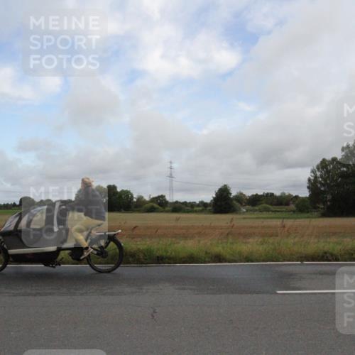 25.08.2024 - Elbe Triathlon Hamburg Fuchs,  Jonas http://msf.ph/oto/6828361 25.08.2024 08:26:58 Radfahren  meine-sportfotos.de