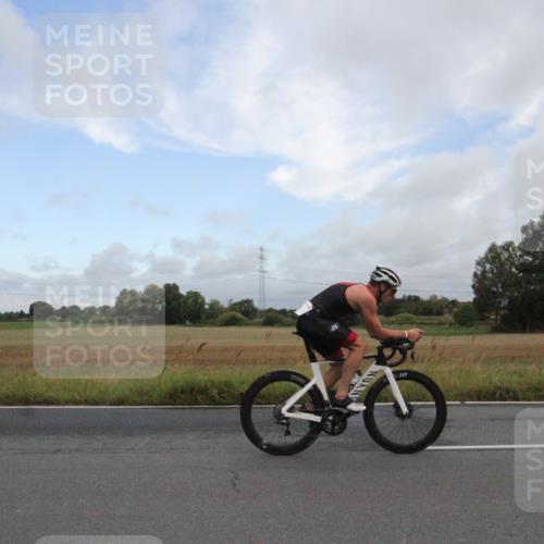 25.08.2024 - Elbe Triathlon Hamburg Fuchs,  Jonas http://msf.ph/oto/6828366 25.08.2024 08:34:21 Radfahren 85 meine-sportfotos.de