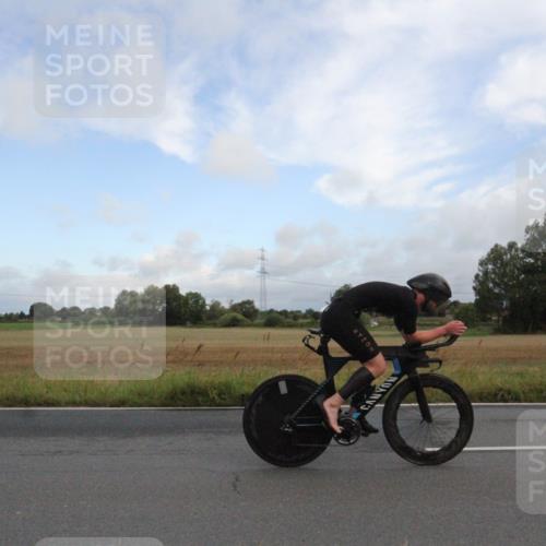 25.08.2024 - Elbe Triathlon Hamburg Fuchs,  Jonas http://msf.ph/oto/6828369 25.08.2024 08:35:24 Radfahren 47 meine-sportfotos.de