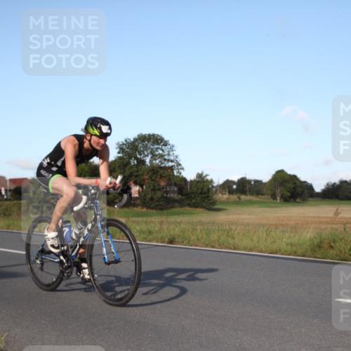 25.08.2024 - Elbe Triathlon Hamburg Fuchs,  Jonas http://msf.ph/oto/6828371 25.08.2024 09:30:12 Radfahren 221, 114, 182, 214, 137 meine-sportfotos.de
