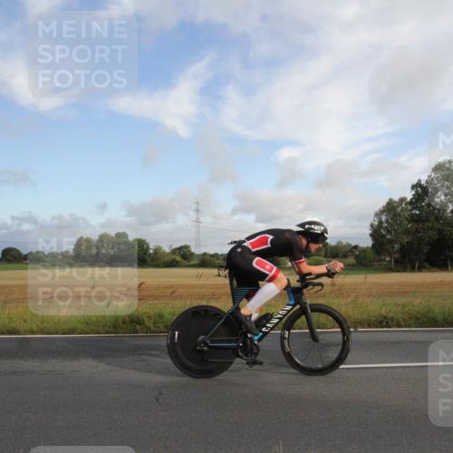 25.08.2024 - Elbe Triathlon Hamburg Fuchs,  Jonas http://msf.ph/oto/6828373 25.08.2024 08:36:29 Radfahren 65 meine-sportfotos.de