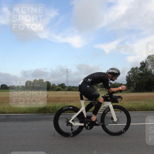 25.08.2024 - Elbe Triathlon Hamburg Fuchs,  Jonas http://msf.ph/oto/6828418 25.08.2024 08:40:14 Radfahren 40 meine-sportfotos.de