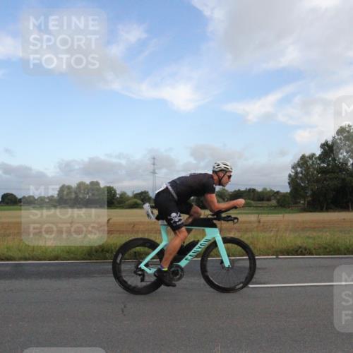 25.08.2024 - Elbe Triathlon Hamburg Fuchs,  Jonas http://msf.ph/oto/6828420 25.08.2024 08:40:29 Radfahren 95 meine-sportfotos.de