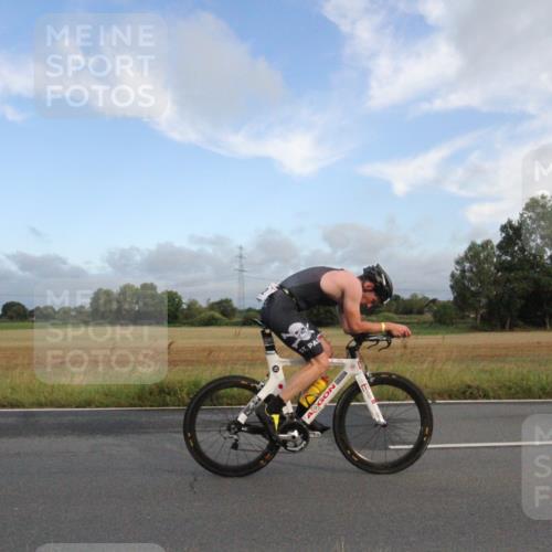 25.08.2024 - Elbe Triathlon Hamburg Fuchs,  Jonas http://msf.ph/oto/6828426 25.08.2024 08:40:44 Radfahren 92, 81 meine-sportfotos.de