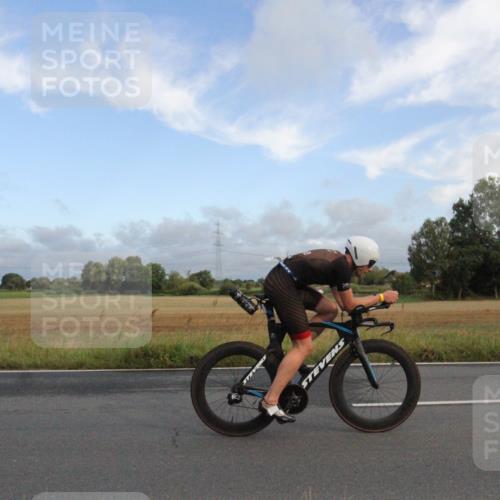 25.08.2024 - Elbe Triathlon Hamburg Fuchs,  Jonas http://msf.ph/oto/6828443 25.08.2024 08:41:04 Radfahren 56, 50, 39, 34, 75 meine-sportfotos.de