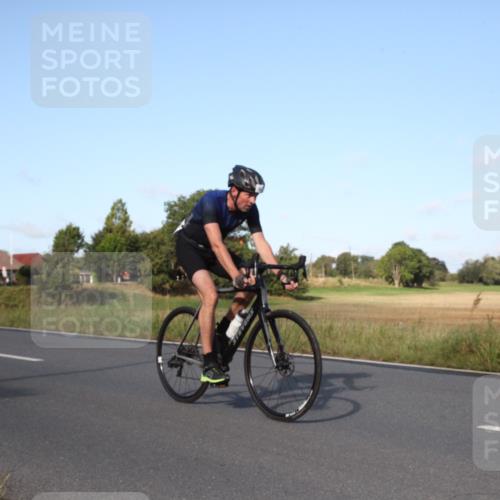 25.08.2024 - Elbe Triathlon Hamburg Fuchs,  Jonas http://msf.ph/oto/6828449 25.08.2024 09:31:02 Radfahren 383, 145, 400, 254, 271, 67, 113, 136 meine-sportfotos.de