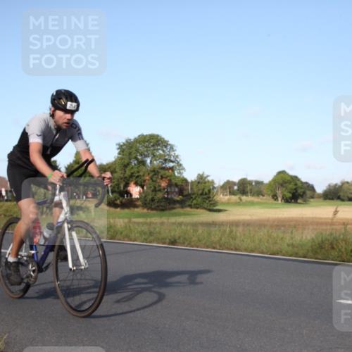 25.08.2024 - Elbe Triathlon Hamburg Fuchs,  Jonas http://msf.ph/oto/6828450 25.08.2024 09:31:04 Radfahren 400, 254, 271, 67, 113, 136, 187, 257, 302 meine-sportfotos.de