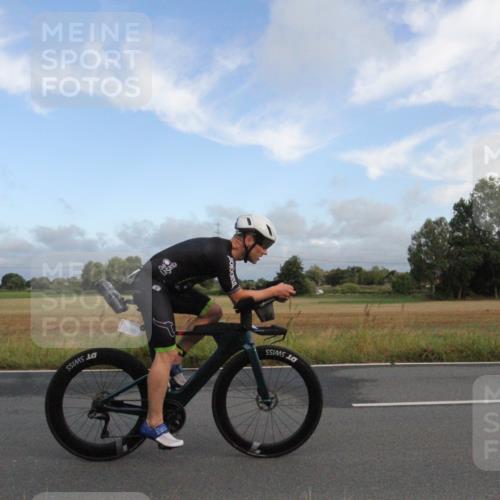 25.08.2024 - Elbe Triathlon Hamburg Fuchs,  Jonas http://msf.ph/oto/6828451 25.08.2024 08:41:07 Radfahren 50, 39, 34, 75 meine-sportfotos.de
