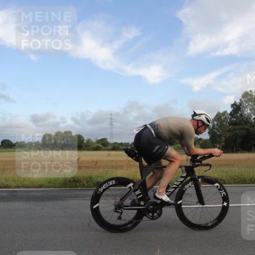 25.08.2024 - Elbe Triathlon Hamburg Fuchs,  Jonas http://msf.ph/oto/6828466 25.08.2024 08:41:29 Radfahren 76, 99, 77, 42 meine-sportfotos.de