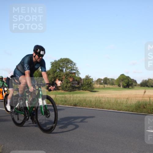 25.08.2024 - Elbe Triathlon Hamburg Fuchs,  Jonas http://msf.ph/oto/6828471 25.08.2024 09:31:11 Radfahren 271, 67, 113, 136, 187, 257, 302, 307, 312, 482 meine-sportfotos.de