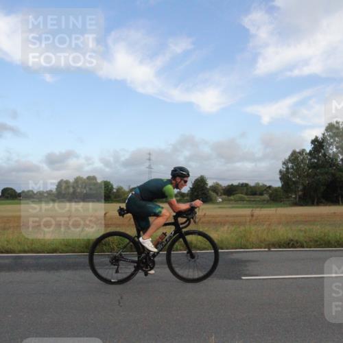 25.08.2024 - Elbe Triathlon Hamburg Fuchs,  Jonas http://msf.ph/oto/6828474 25.08.2024 08:41:35 Radfahren 99, 77, 42 meine-sportfotos.de