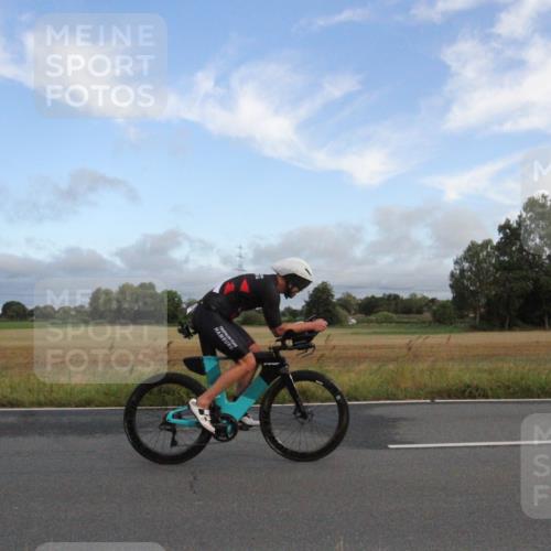 25.08.2024 - Elbe Triathlon Hamburg Fuchs,  Jonas http://msf.ph/oto/6828482 25.08.2024 08:42:22 Radfahren 60 meine-sportfotos.de
