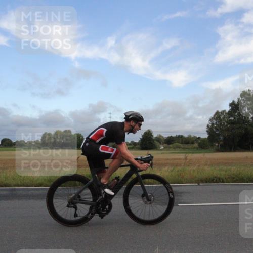 25.08.2024 - Elbe Triathlon Hamburg Fuchs,  Jonas http://msf.ph/oto/6828489 25.08.2024 08:42:54 Radfahren 48, 61, 52 meine-sportfotos.de